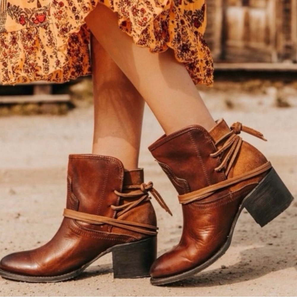 Freebird | CASEY | Brown Leather Ankle Booties | Size 10 | RARE | GUC